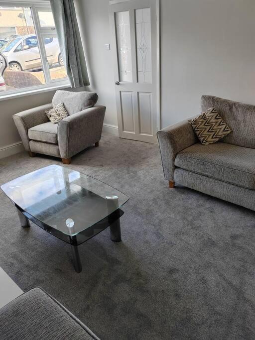 דירות Cosy Brighouse 3 Bed House-Great For Contractors מראה חיצוני תמונה