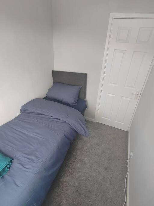 דירות Cosy Brighouse 3 Bed House-Great For Contractors מראה חיצוני תמונה