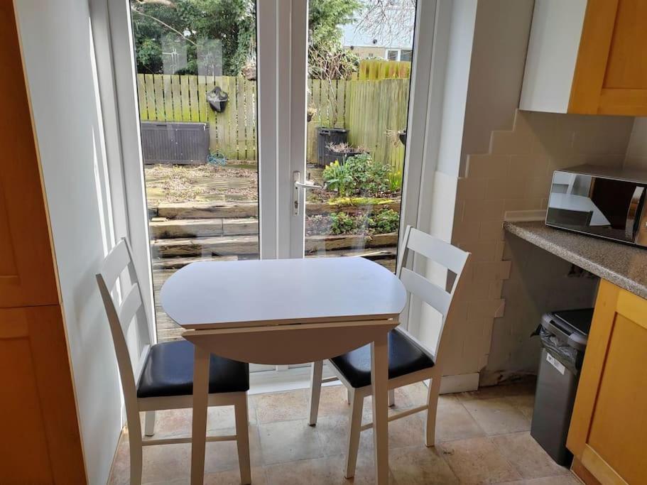 דירות Cosy Brighouse 3 Bed House-Great For Contractors מראה חיצוני תמונה